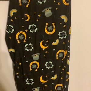 Lularoe St Patrick Day leggings